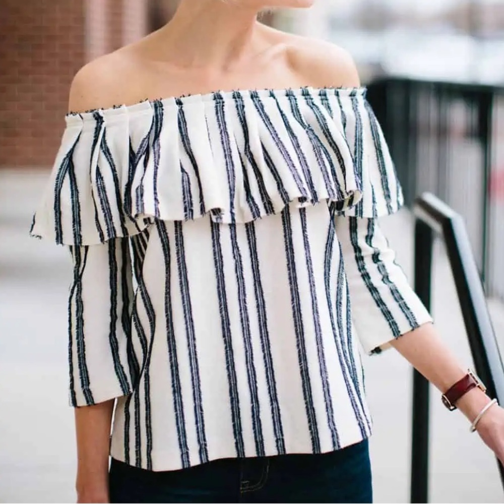 Banana Republic Off the Shoulder Striped Top Size Small Boho Fall Stretch Blue